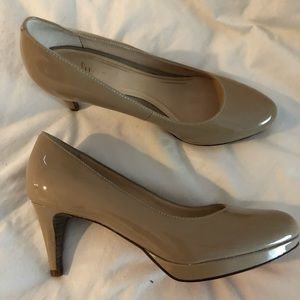 Cole Haan w/ Nike Air Nude Pump, sz 8, patent